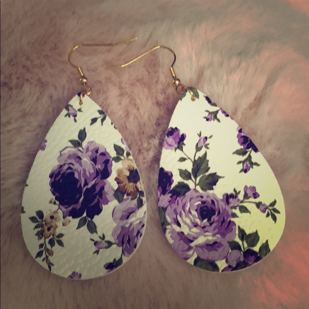 New floral earrings never worn